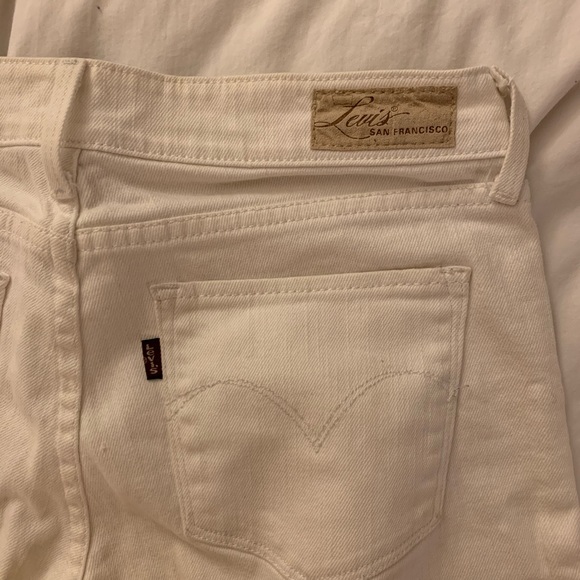 Levi’s: White Denim Jeans (Size: 6/28) - Picture 3 of 4